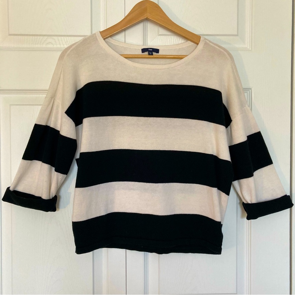 Gap cream and black striped lightweight sweater
